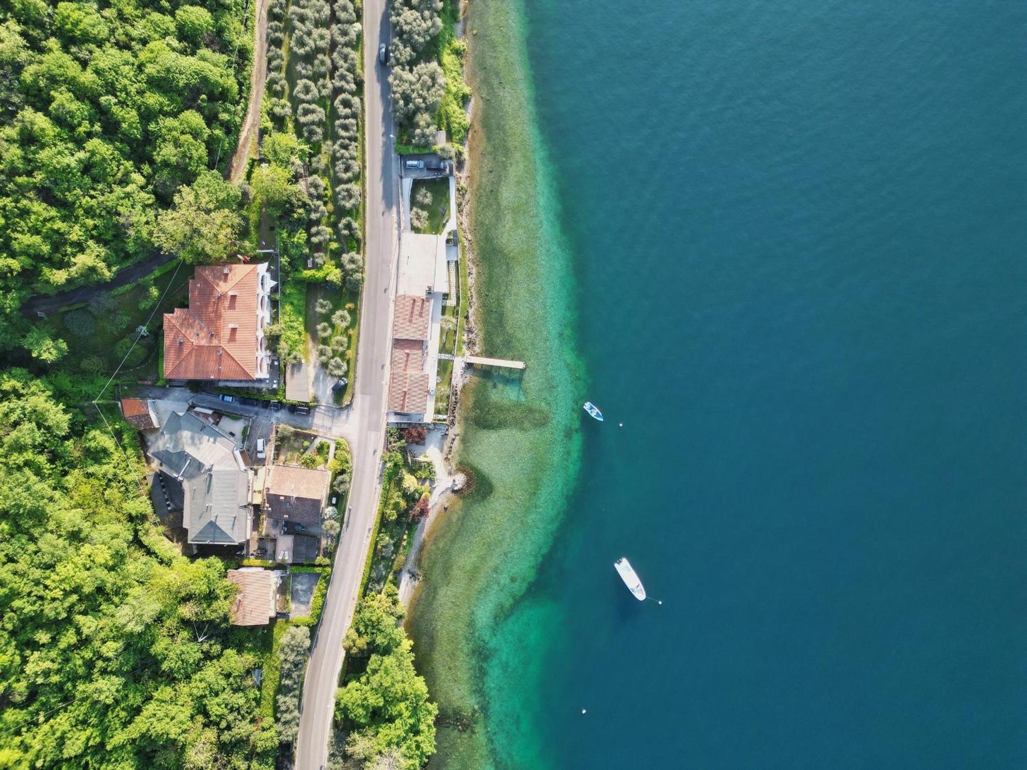 Azzurra Lägenhet Salò Exteriör bild