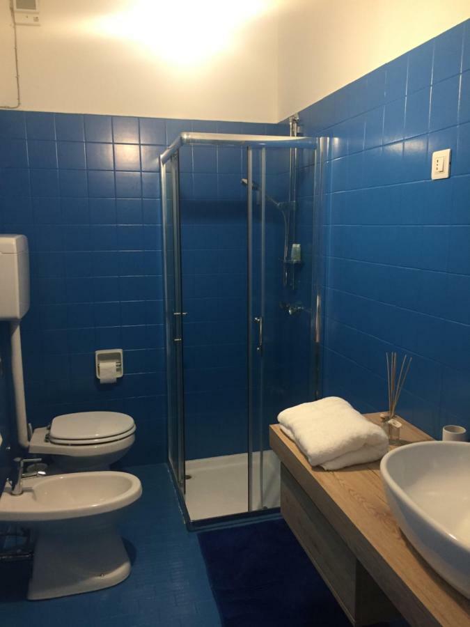 Azzurra Lägenhet Salò Exteriör bild